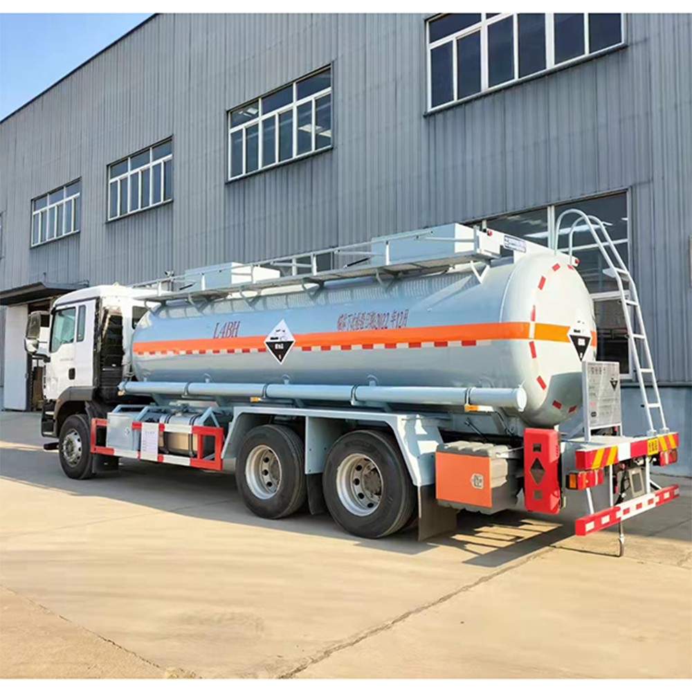 Oil Transporter Diesel Tanker Truck 6X4 20000L