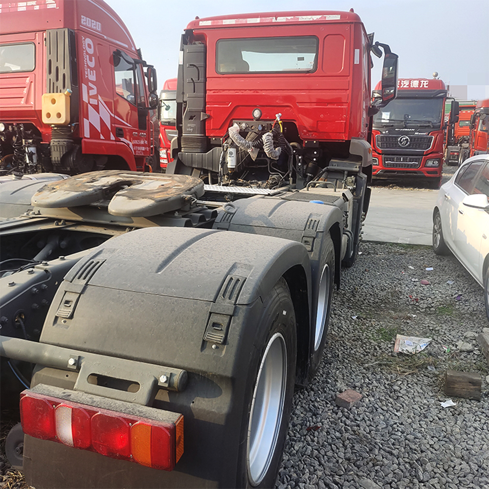 Howo N7W 460 HP 6X4 tractor