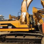 CAT 325B excavator showcasing specs, weight, and performance.