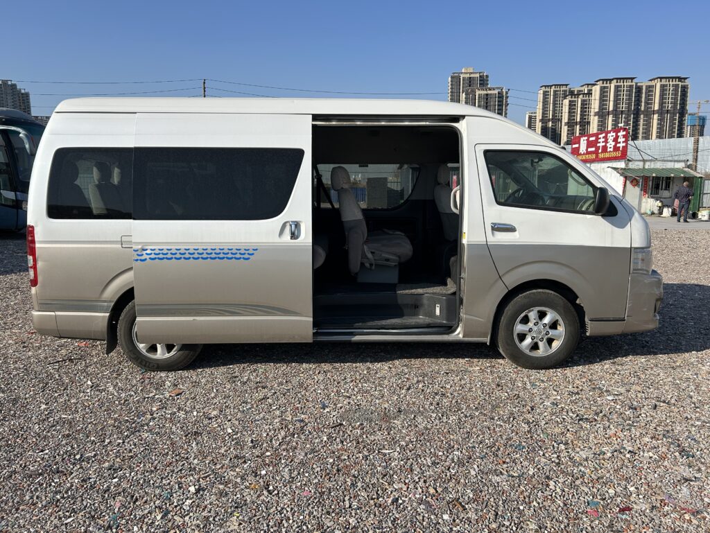 toyota hiace